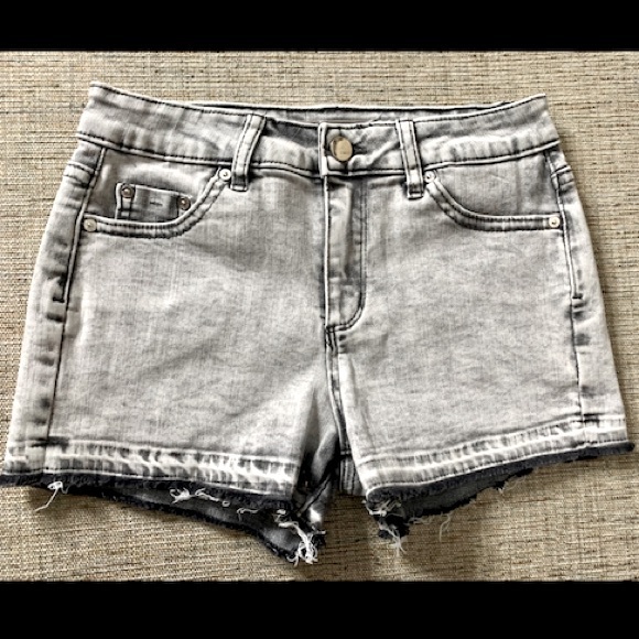 Tractr Other - Girls TRACTR Jean Shorts in Faded Black/ Gray / White, Size 10